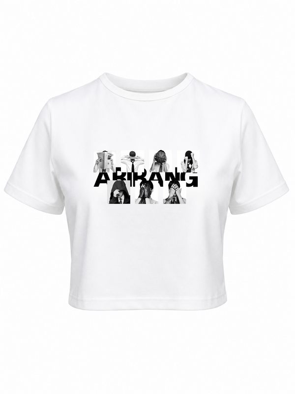Baby tee Arirang Concept negro camiseta blanca